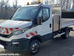 Benne basculante de chantier et de TP Iveco 35C12