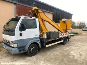 Nacelle Nissan Cabstar