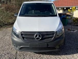 Fourgon avec parois et toit rigide Mercedes Vito