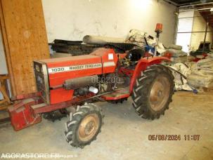 Tracteur agricole Massey Ferguson 1030