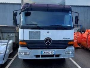 Fourgon avec parois et toit rigide Mercedes 1217