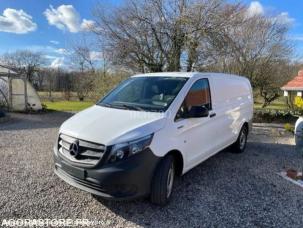 Fourgon avec parois et toit rigide Mercedes Vito
