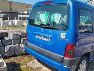 Fourgon avec parois et toit rigide Peugeot Partner