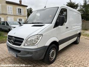 Fourgon avec parois et toit rigide Mercedes Sprinter