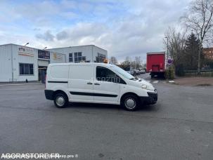 Fourgon avec parois et toit rigide Peugeot Expert
