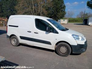 Fourgon avec parois et toit rigide Peugeot Partner
