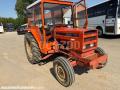 Tracteur agricole Renault 421