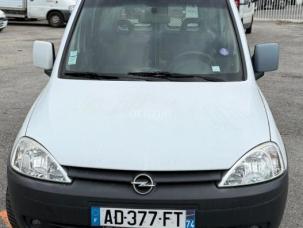 Fourgon avec parois et toit rigide Opel Combo