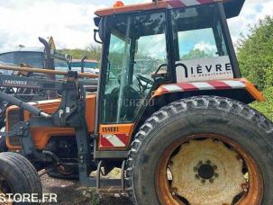 Tracteur agricole Renault R16