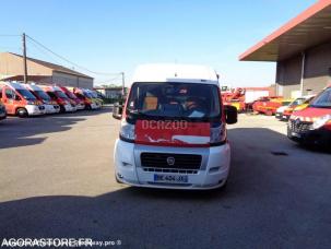 Fourgon avec parois et toit rigide Fiat Ducato