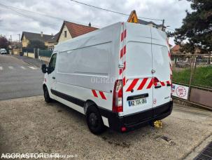 Fourgon avec parois et toit rigide Renault Master