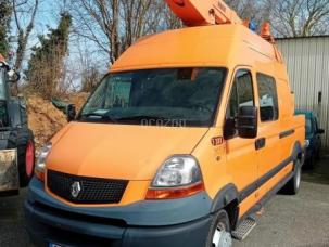 Fourgon avec parois et toit rigide Renault Mascott
