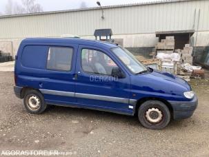 Fourgon avec parois et toit rigide Peugeot Partner