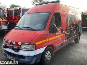 Fourgon avec parois et toit rigide Peugeot Boxer
