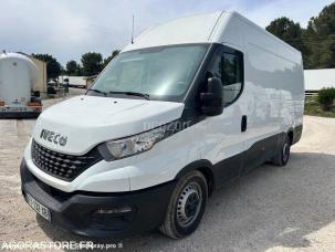 Fourgon avec parois et toit rigide Iveco 35S12