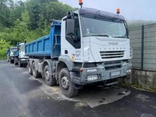 Benne basculante de chantier et de TP Iveco Trakker