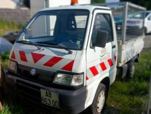 Benne basculante de chantier et de TP Piaggio Porter
