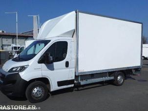 Fourgon avec parois et toit rigide Fiat Ducato