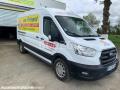 Fourgon avec parois et toit rigide Ford Transit