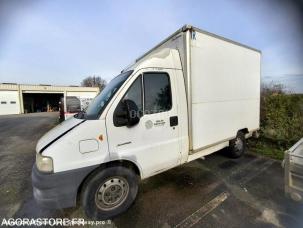 Fourgon avec parois et toit rigide Citroën Jumper