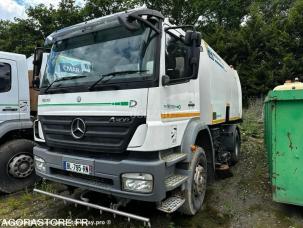 Voirie Mercedes 1828
