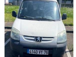Fourgon avec parois et toit rigide Peugeot Partner
