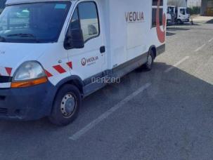 Fourgon avec parois et toit rigide Renault Master