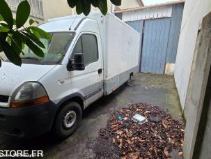 Fourgon avec parois et toit rigide Renault Master