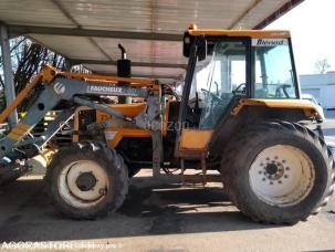Tracteur agricole nc TYPE R3144