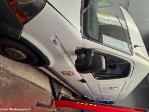 Fourgon avec parois et toit rigide Renault Master
