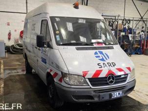 Fourgon avec parois et toit rigide Mercedes Sprinter
