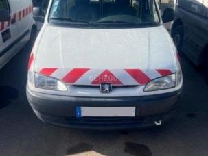Fourgon avec parois et toit rigide Peugeot PARTNER 1.1
