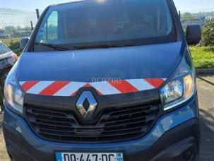 Fourgon avec parois et toit rigide Renault Trafic