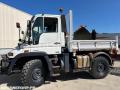 Benne basculante de chantier et de TP Mercedes Unimog