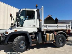 Benne basculante de chantier et de TP Mercedes Unimog