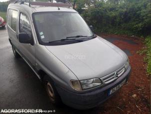 Fourgon avec parois et toit rigide Citroën Berlingo