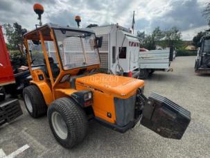 Tracteur agricole Renault R4