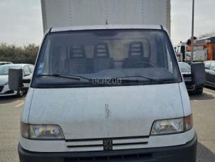 Fourgon avec parois et toit rigide Peugeot Boxer