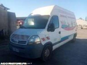 Fourgon avec parois et toit rigide Nissan Interstar