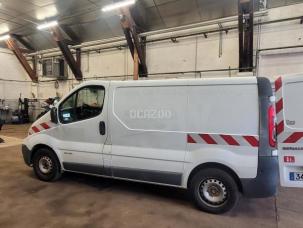Fourgon avec parois et toit rigide Renault