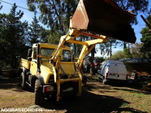 Benne basculante de chantier et de TP Unimog u 140