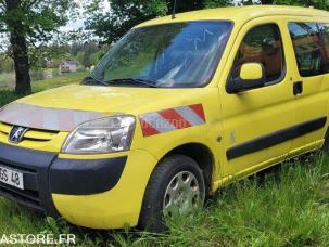 Fourgon avec parois et toit rigide Peugeot Partner