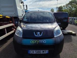Fourgon avec parois et toit rigide Peugeot Bipper