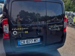 Fourgon avec parois et toit rigide Peugeot Bipper