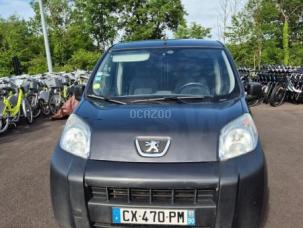 Fourgon avec parois et toit rigide Peugeot Bipper