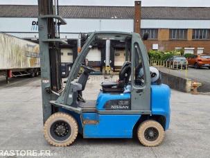  Nissan UD02A25PQ - 3F550