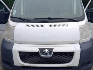 Fourgon avec parois et toit rigide Peugeot Boxer