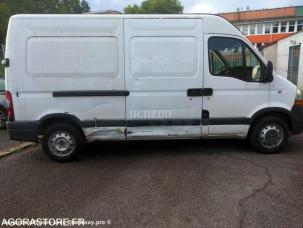 Fourgon avec parois et toit rigide Renault Master