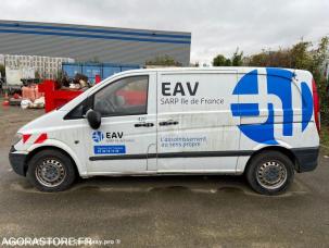 Fourgon avec parois et toit rigide Mercedes Vito
