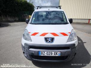 Fourgon avec parois et toit rigide Peugeot Partner